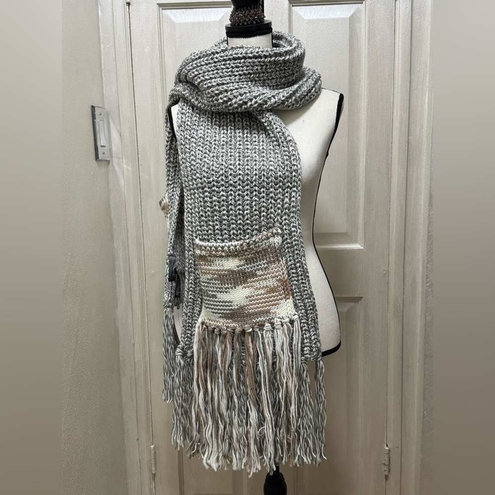 Anthropologie Fringed Pockets Knit Boho Scarf Grey/Beige - Picture 5 of 12